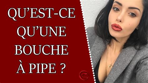 suce tukif|Elle lui donne une pipe romantique et joue avec son prépuce.